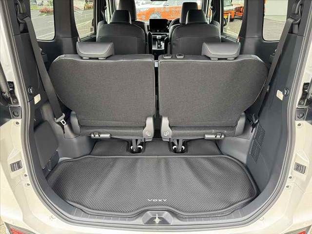 VOXY HYBRID