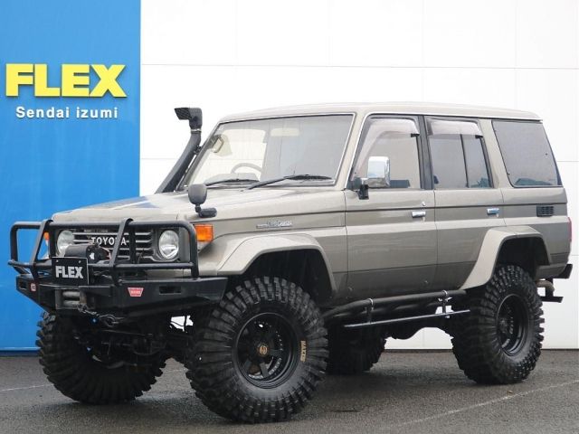 LANDCRUISER van