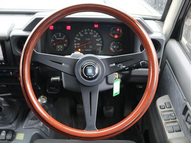 LANDCRUISER van