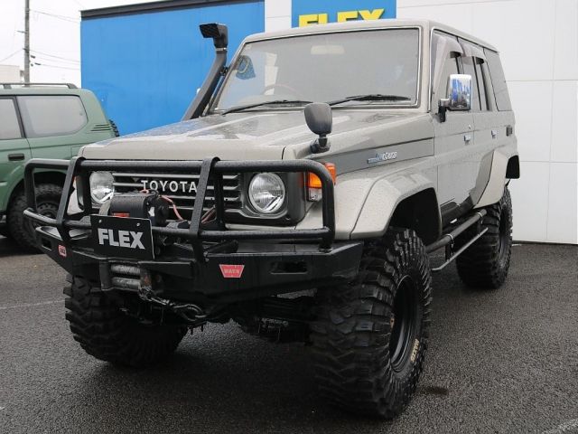 LANDCRUISER van