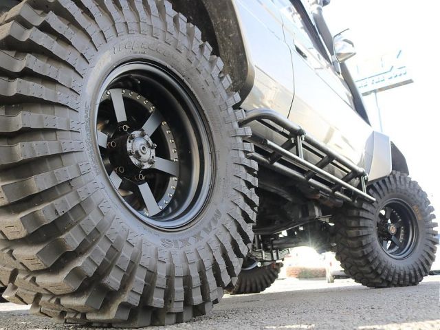 LANDCRUISER van