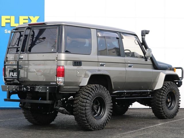 LANDCRUISER van