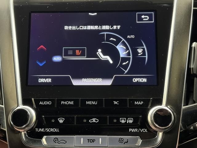 CROWN sedan hybrid