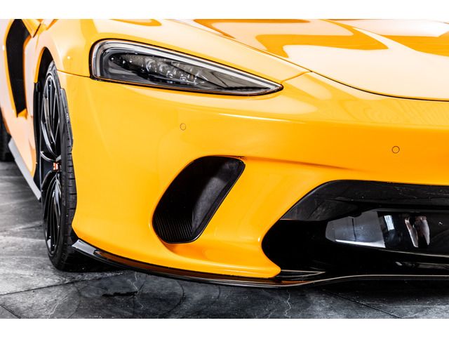 McLaren GT