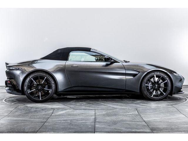 V8 Vantage Roadster