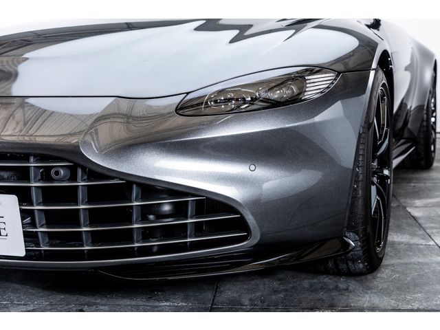 V8 Vantage Roadster