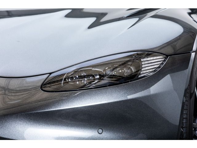 V8 Vantage Roadster