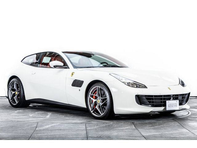 FERRARI GTC4 LUSSO T