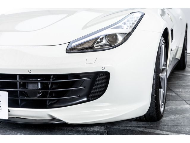 FERRARI GTC4 LUSSO T