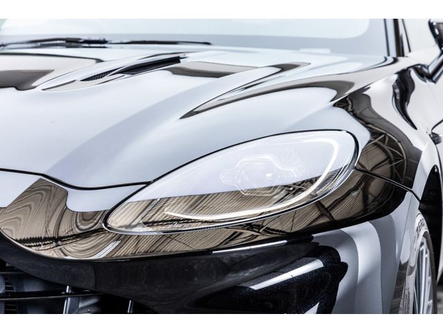 ASTON MARTIN SUV