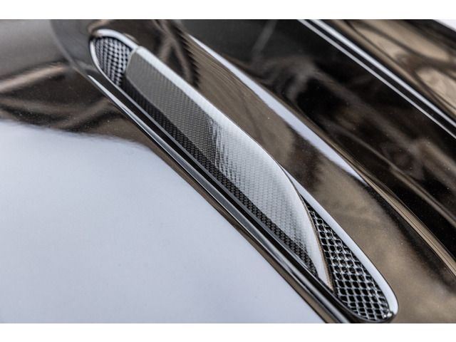 ASTON MARTIN SUV