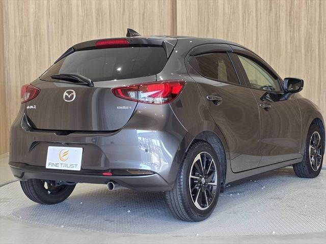 MAZDA2