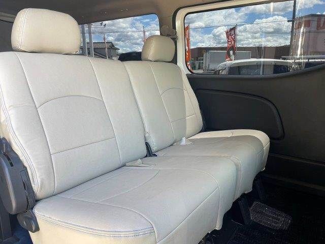 CARAVAN van 2WD
