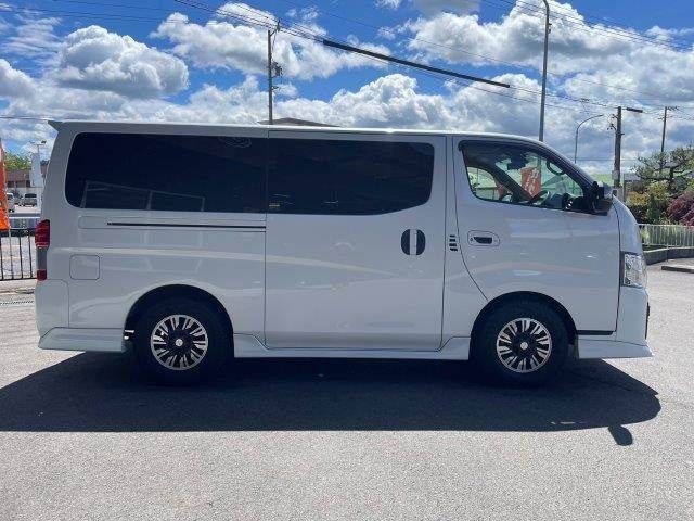 CARAVAN van 2WD