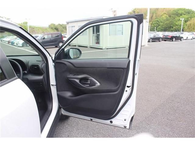 YARIS CROSS