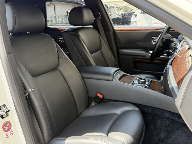 ROLLS-ROYCE