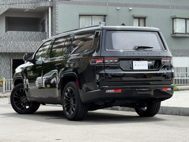 JEEP Grand Wagoneer