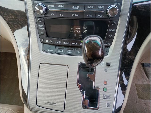ALPHARD hybrid 4WD