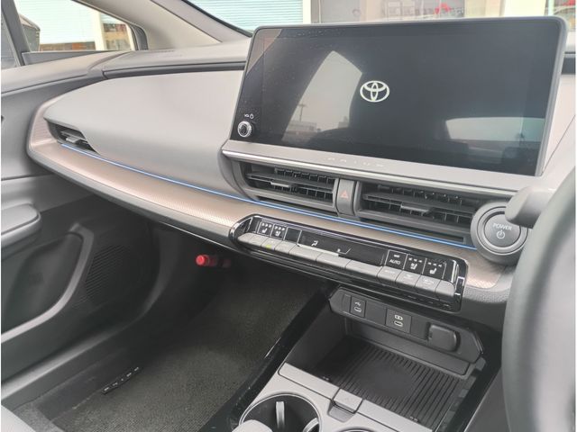 PRIUS 4WD