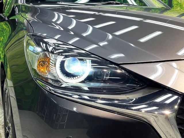 MAZDA2