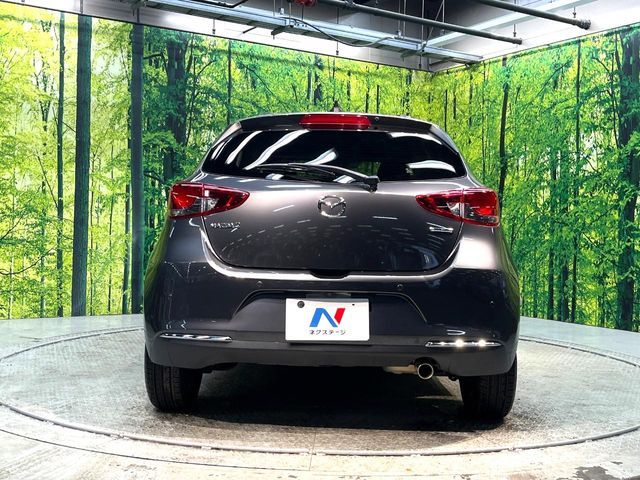 MAZDA2