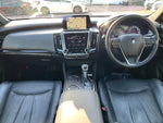 CROWN sedan hybrid
