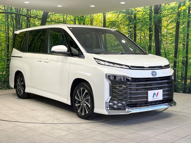 VOXY HYBRID