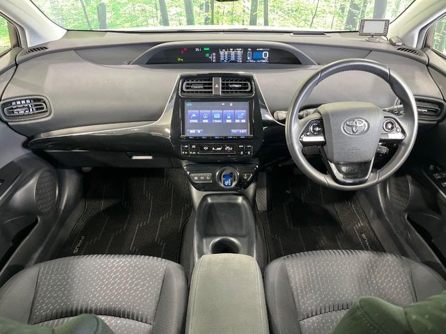 PRIUS 4WD