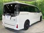 VOXY HYBRID