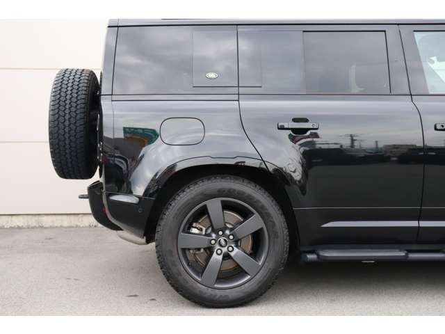 ROVER DEFENDER