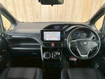 VOXY HYBRID