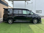 VOXY HYBRID