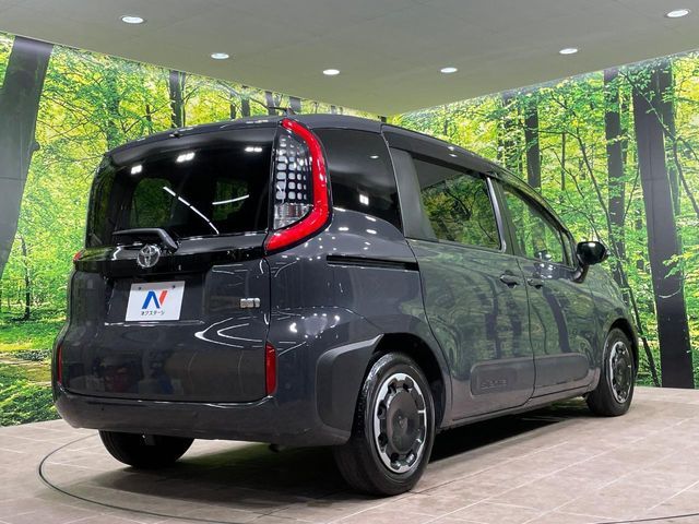 SIENTA HYBRID