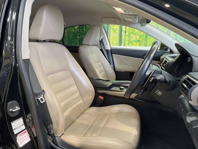 LEXUS IS300h