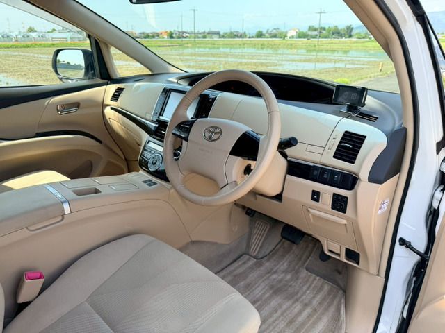 ESTIMA HYBRID 4WD