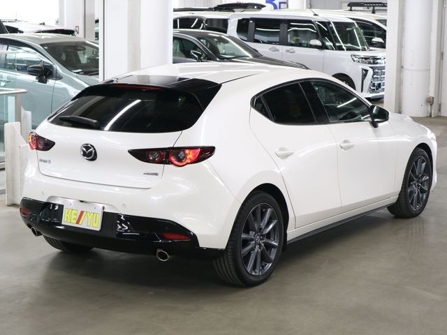 MAZDA3 FASTBACK