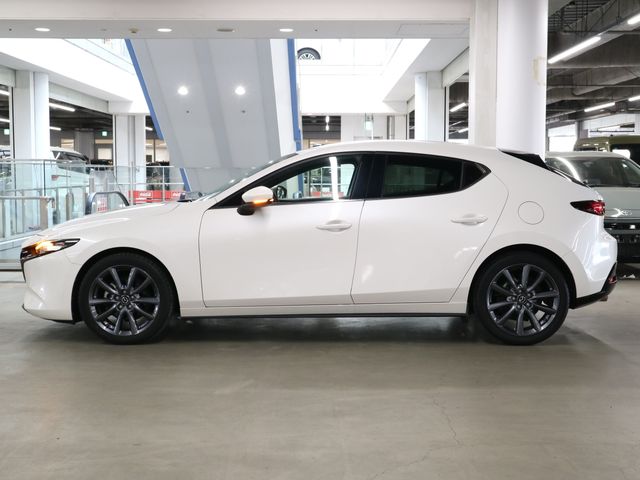 MAZDA3 FASTBACK