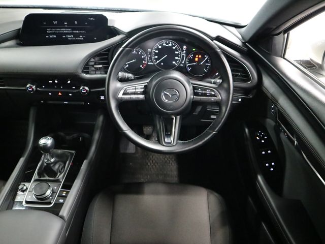 MAZDA3 FASTBACK
