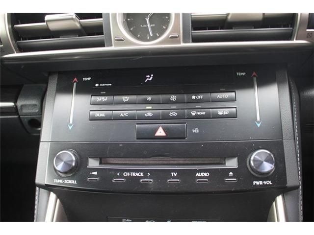 LEXUS IS300h