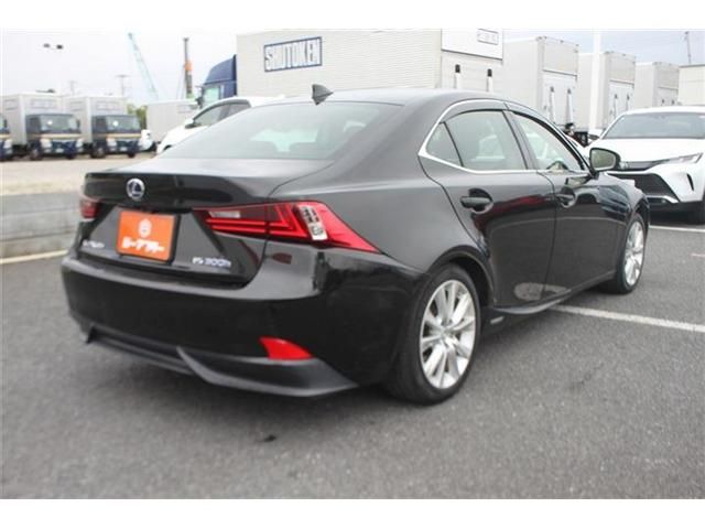 LEXUS IS300h