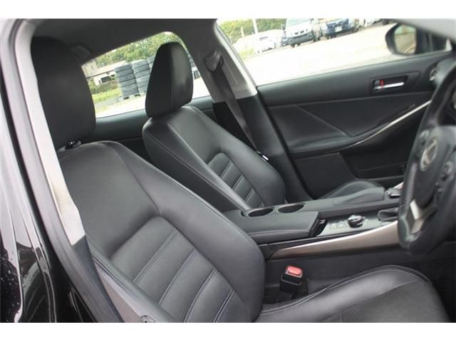 LEXUS IS300h