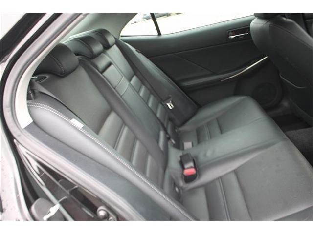 LEXUS IS300h