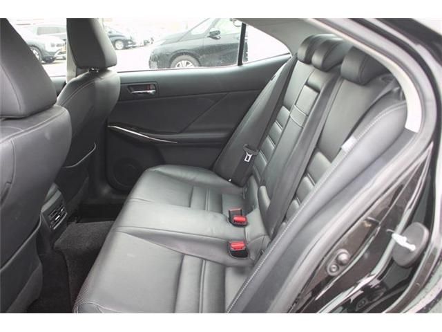 LEXUS IS300h
