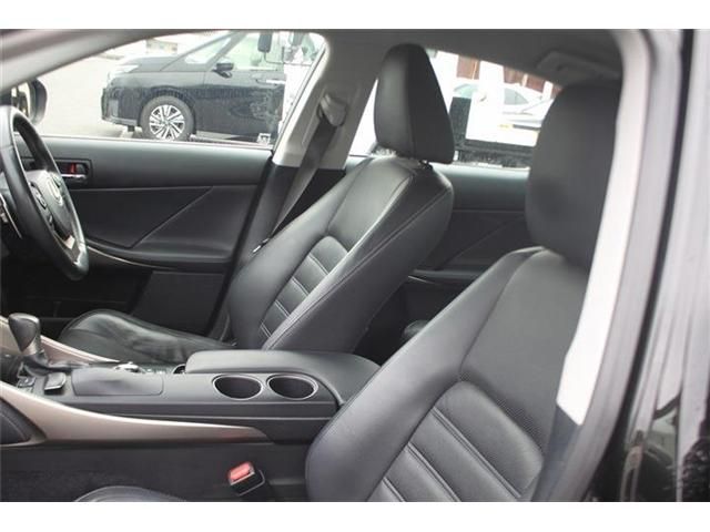 LEXUS IS300h