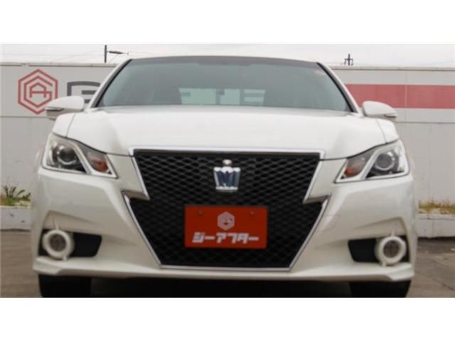 CROWN sedan hybrid