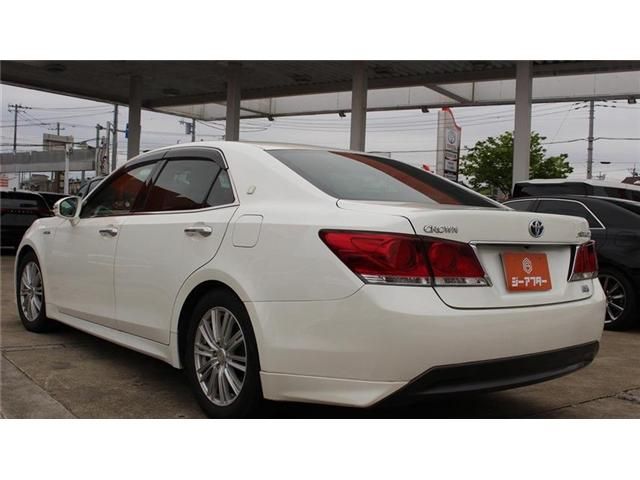 CROWN sedan hybrid