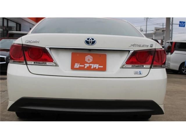 CROWN sedan hybrid
