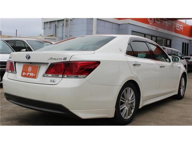 CROWN sedan hybrid
