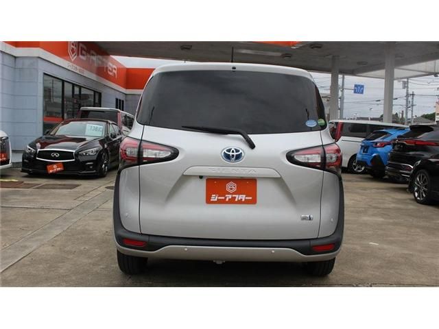 SIENTA HYBRID