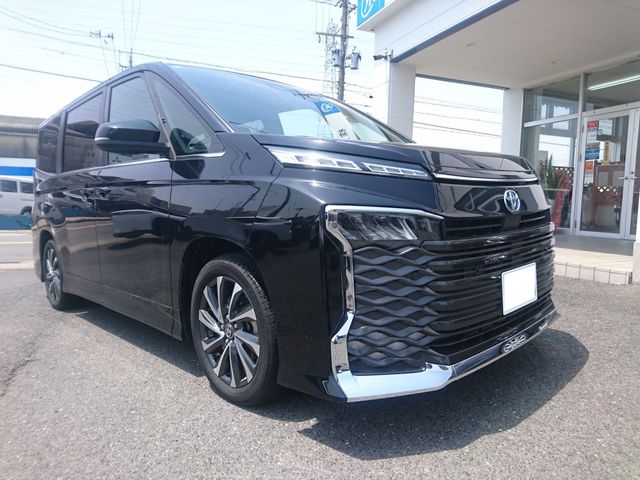 VOXY HYBRID